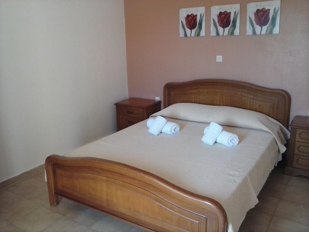 Apartment Athineos *