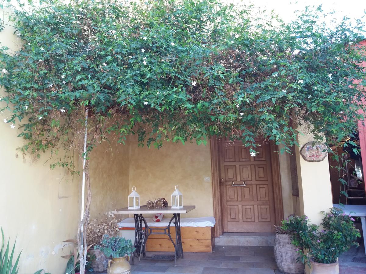 Athineos Apartment *